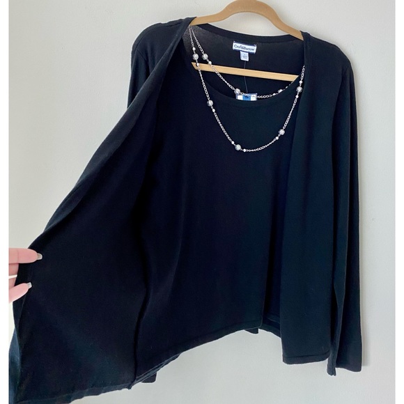 Black Sweater with attached cardigan and necklace - Picture 2 of 5